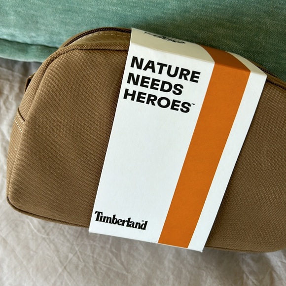 NWT Travel/Toiletry bag - Picture 2 of 4